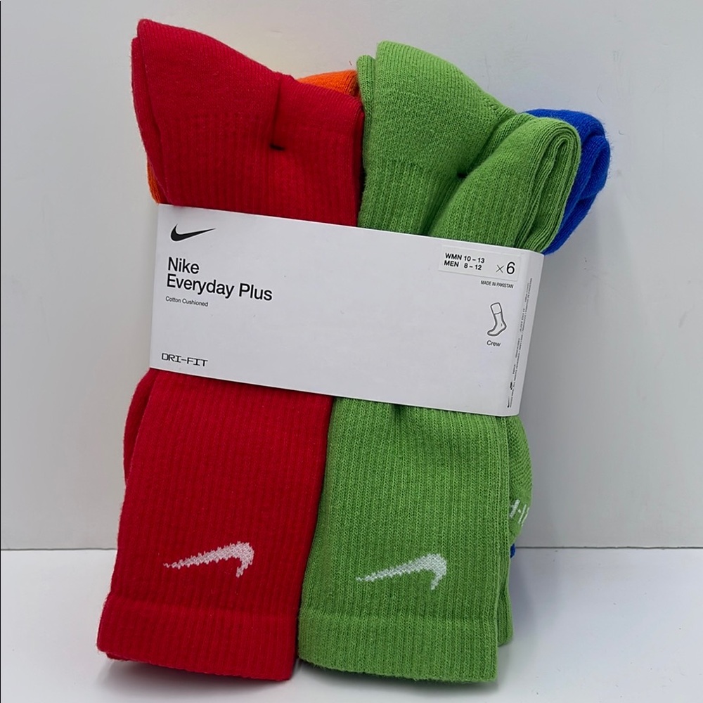 Nike Everyday Plus Cushioned
Training Crew Socks (6 Pairs)